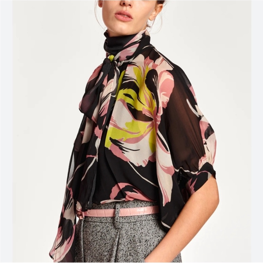 Essential Antwerp Archives Oversized Top - I Woke Up Like Essential